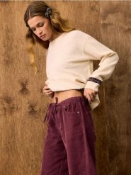 Bawełniane jeansy wide leg - fioletowy. Fioletowe jeansy damskie Sinsay, bez wzorów, z bawełny. Za 59.99 zł.