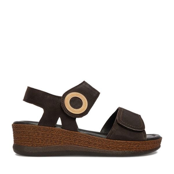 Sandały Go Soft. Brązowe sandały damskie GO SOFT, bez wzorów, bez obcasa, na koturnie, bez zapięcia. Za 169.99 zł.