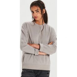 Gładka bluza z zamkami - Jasny szary. Szare bluzy damskie Cropp, l, bez wzorów, bez ramiączek, bez kaptura. Za 69.99 zł.
