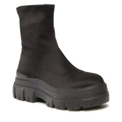 Botki Jenny Fairy. Czarne botki damskie Jenny Fairy, bez wzorów, bez obcasa, na płaskiej podeszwie, bez zapięcia. Za 149.99 zł.