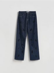 Jeansy straight z aplikacjami - granatowy. Niebieskie jeansy damskie Reserved, z aplikacjami, z denimu. Za 199.99 zł.