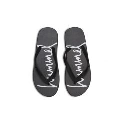 Klapki 802 czarno-białe. Czarne klapki damskie Hummel, bez wzorów, sportowe, bez obcasa, bez zapięcia. Za 72.65 zł.