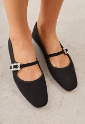 Czarne Balerinki z Imitacji Zamszu z Paskiem z Biżuteryjną Klamerką Elintora. Czarne balerinki damskie Born2be, bez wzorów, z jeansu, biznesowe, bez obcasa, bez zapięcia. Za 69.99 zł.