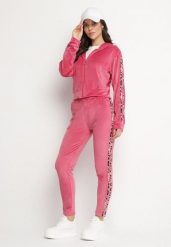 Fuksjowy Welurowy Komplet Dresowy z Lampasem w Panterkę Spodnie i Bluza Elliorielle. Czerwone bluzy damskie Born2be, l, bez wzorów, z dresówki, eleganckie, bez ramiączek, z kapturem. Za 79.99 zł.