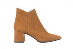 Botki Bayla-188 007 Rudy 188024, Skóra naturalna - 40. Brązowe botki damskie Bayla, na zimę, bez wzorów, z nubiku, bez obcasa, bez zapięcia. W wyprzedaży za 199.00 zł.