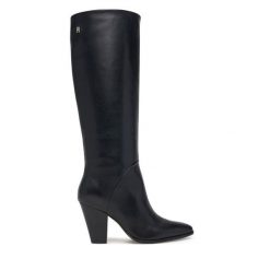 Kozaki Tommy Hilfiger. Czarne kozaki damskie Tommy Hilfiger, bez wzorów, bez obcasa, na słupku, bez zapięcia. Za 1,299.00 zł.