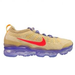 Buty do chodzenia damskie Nike Air Vapormax. Czerwone obuwie sportowe damskie Nike, bez wzorów, z materiału, bez zapięcia, trekkingowe. Za 684.00 zł.