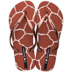 Ipanema I Love Safari — damskie klapki brązowo-miedziane, roz. 40. Brązowe klapki damskie Ipanema, bez wzorów, z materiału, sportowe, bez obcasa, bez zapięcia. Za 137.99 zł.
