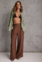 Brązowe Szerokie Spodnie Casual High Waist ze Strukturalnej Tkaniny Hyrarpia. Brązowe spodnie materiałowe damskie Renee, bez wzorów, z jeansu, casualowe, z podwyższonym stanem. Za 89.99 zł.