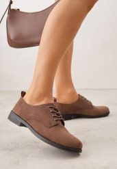 Brązowe Lakierowane Półbuty Oksfordki Sznurowane na Rzemyki Zatella. Brązowe półbuty damskie Renee, bez wzorów, z dzianiny, biznesowe, bez obcasa, bez zapięcia. Za 89.99 zł.