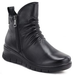 Skórzane botki damskie na koturnie czarne Vinceza 133117. Czarne botki damskie VINCEZA, bez wzorów, ze skóry, eleganckie, bez obcasa, na koturnie, bez zapięcia. Za 199.99 zł.
