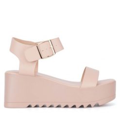 Sandały Jenny Fairy. Brązowe sandały damskie Jenny Fairy, bez wzorów, bez obcasa, na koturnie, bez zapięcia. Za 83.99 zł.