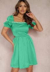 Zielona Rozkloszowana Sukienka Mini z Wycięciami po Bokach i Cyrkoniami na Dekolcie Erelasia. Zielone sukienki damskie Renee, m, bez wzorów, bez kołnierzyka, bez ramiączek, mini, rozkloszowane. Za 49.99 zł.