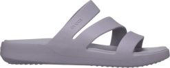 Crocs Klapki damskie Crocs Gataway Strappy Sandal fioletowe 209587 5PS 36-37. Fioletowe klapki damskie Crocs, bez wzorów, sportowe, bez obcasa, bez zapięcia. Za 316.18 zł.
