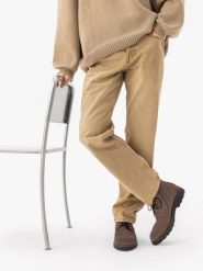 Szare trzewiki ze skóry welurowej. Szare botki męskie Ryłko, bez wzorów, ze skóry, eleganckie, bez obcasa, bez zapięcia. W wyprzedaży za 429.99 zł.