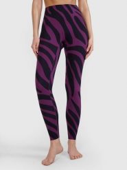 LEGGINSY DAMSKIE 4F DO JOGI SZYBKOSCHNĄCE KOLOR FIOLETOWY. Fioletowe legginsy damskie 4F, bez wzorów, z materiału. Za 169.99 zł.