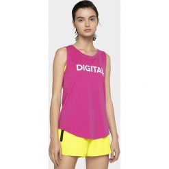 Top damski TSD401 - fuksja. Czerwone topy damskie 4F, bez wzorów, z materiału, bez kołnierzyka, bez ramiączek. W wyprzedaży za 29.99 zł.