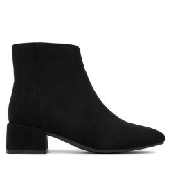 Botki Clara Barson. Czarne botki damskie Clara Barson, bez wzorów, bez obcasa, na słupku, bez zapięcia. Za 149.99 zł.