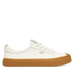 Trampki Cariuma. Trampki i tenisówki damskie CARIUMA, bez wzorów, bez zapięcia. Za 229.99 zł.