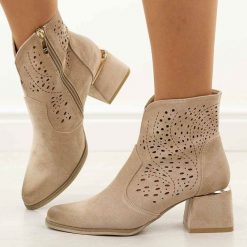 Beżowe ażurowe botki damskie na obcasie Potocki 12757. Brązowe botki damskie POTOCKI, na lato, w ażurowe wzory, z zamszu, eleganckie, bez obcasa, na obcasie, bez zapięcia. Za 219.00 zł.