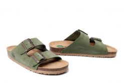 DR. BRINKMANN 701007-07 grun, klapki damskie. Zielone klapki damskie Dr. Brinkmann, bez wzorów, ze skóry, bez obcasa, bez zapięcia. Za 246.42 zł.