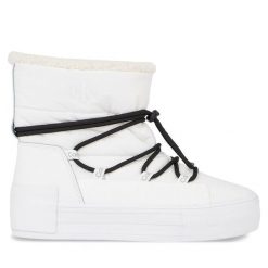 Śniegowce Calvin Klein Jeans. Białe śniegowce damskie Calvin Klein Jeans, z jeansu, bez zapięcia. Za 749.99 zł.
