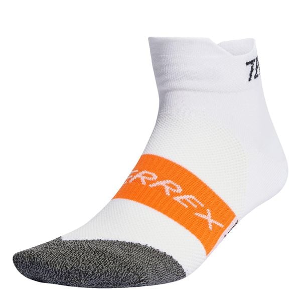 Skarpety Terrex Heat.Rdy Trail Running Speed Ankle. Białe skarpetki damskie Adidas, bez wzorów, z elastanu. Za 72.65 zł.