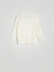Gładki sweter - złamana biel. Swetry nierozpinane damskie Reserved, l, bez wzorów, z dzianiny, bez kołnierzyka, bez ramiączek. W wyprzedaży za 39.99 zł.