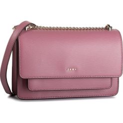 Torebka DKNY - R91E3A90 Canyon Rose 688. Czerwone torebki do ręki damskie DKNY, bez wzorów, ze skóry, bez dodatków. W wyprzedaży za 489.00 zł.