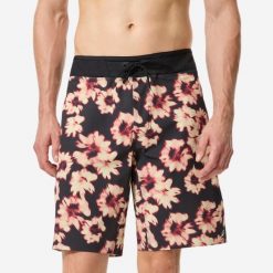 Spodenki surfingowe męskie Decathlon 900 Solower 20". Czarne szorty męskie Decathlon, bez wzorów, z materiału, sportowe. Za 149.99 zł.