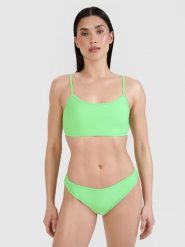 4F Góra od bikini damska - zielona L. Zielone bikini 4F, l, bez wzorów, z elastanu. W wyprzedaży za 29.99 zł.