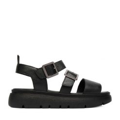 Sandały Lasocki. Czarne sandały damskie Lasocki, bez wzorów, bez obcasa, na płaskiej podeszwie, bez zapięcia. Za 179.99 zł.