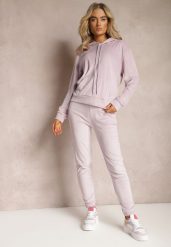 Jasnofioletowy Welurowy Komplet Dresowy Bluza z Kapturem i Spodnie Vilna. Fioletowe bluzy damskie Renee, m, bez wzorów, z dresówki, bez ramiączek, z kapturem. Za 69.99 zł.