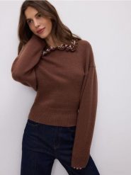 Sweter z kołnierzykiem - ciemnobrązowy. Brązowe swetry nierozpinane damskie Reserved, l, bez wzorów, z dzianiny, bez kołnierzyka, bez ramiączek. Za 139.99 zł.