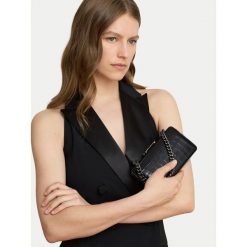Torebka LAUREN RALPH LAUREN. Czarne torebki do ręki damskie Lauren Ralph Lauren, bez wzorów, bez dodatków. Za 1,599.00 zł.