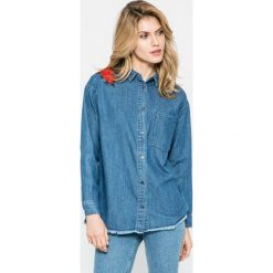 Noisy May - Koszula Zoey. Niebieskie koszule damskie Noisy May, l, bez wzorów, z bawełny, casualowe, bez kołnierzyka, bez ramiączek. W wyprzedaży za 49.90 zł.