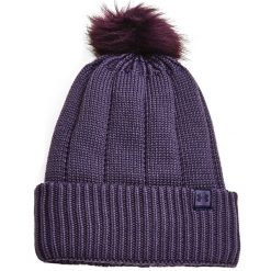 Czapka Under Armour Around Town CGI Beanie. Fioletowe czapki damskie Under Armour, bez wzorów. Za 49.90 zł.