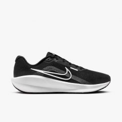 Trampki Nike Model Downshifter 13 Kolor Czarny. Czarne trampki męskie Nike, bez wzorów, z tkaniny, bez zapięcia, nike downshifter. Za 348.00 zł.