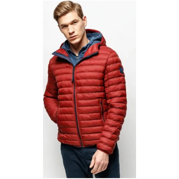 Timberland Kurtka Skye Peak Hooded Jkt , bordowy, rozmiar M. Czerwone kurtki męskie Timberland, m, bez wzorów, z materiału, bez kaptura. Za 899.99 zł.