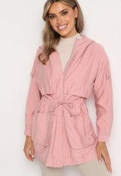 Różowa Kurtka Parka z Nieodpinanym Kapturem i Troczkiem w Pasie Mevarie. Czerwone kurtki damskie Born2be, l, bez wzorów, z materiału. Za 119.99 zł.
