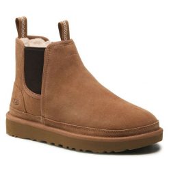 Sztyblety Ugg. Brązowe botki męskie UGG, bez wzorów, bez obcasa, bez zapięcia. Za 729.99 zł.