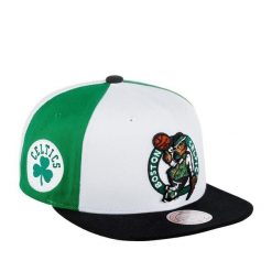 Czapka typu snapback Boston Celtics. Białe czapki damskie Mitchell & Ness, bez wzorów, z poliesteru, sportowe. Za 182.00 zł.