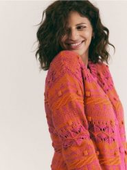 Wzorzysty kardigan z bawełną - wielobarwny. Kardigany damskie Reserved, l, bez wzorów, z bawełny, bez kołnierzyka. Za 199.99 zł.