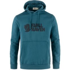 Bluza trekkingowa męska Fjällräven Logo Hoodie. Niebieskie bluzy męskie FJÄLRÄVEN KANKEEN, m, bez wzorów, casualowe, bez ramiączek, bez kaptura. Za 635.85 zł.