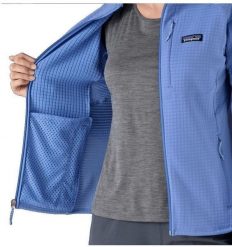Bluza polarowa damska Patagonia R1 Hybrid Jacket - abundant blue. Niebieskie bluzy damskie Patagonia, bez wzorów, z polaru, bez ramiączek, bez kaptura. Za 649.99 zł.