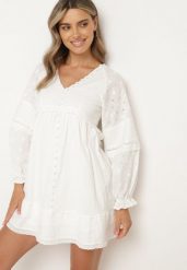 Biała Bawełniana Sukienka Boho z Haftowanej Tkaniny Ozdobiona Guzikami Elalee. Białe sukienki damskie Born2be, m, bez wzorów, z bawełny, boho, bez kołnierzyka, bez ramiączek, mini. Za 199.99 zł.