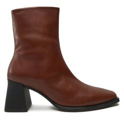 Botki Vagabond Shoemakers. Brązowe botki damskie Vagabond Shoemakers, bez wzorów, bez obcasa, na słupku, bez zapięcia. Za 769.99 zł.