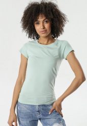 Miętowy T-shirt Gathanthei. Zielone t-shirty damskie Born2be, l, bez wzorów, z bawełny, klasyczne, bez kołnierzyka, bez ramiączek. Za 29.99 zł.