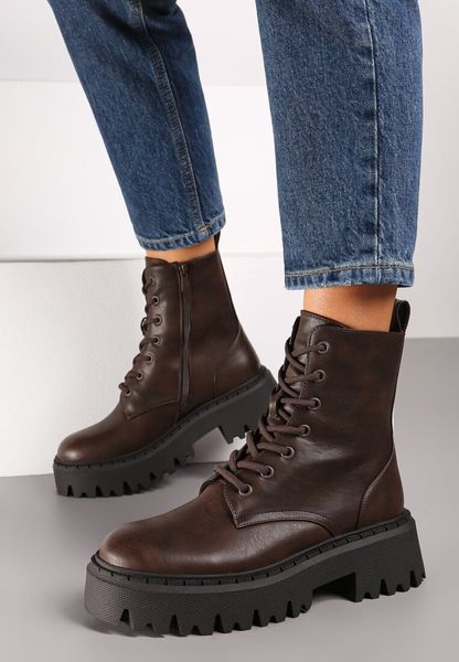 Brązowe Botki Workery na Grubej Podeszwie ze Sznurowaniem Sailia. Brązowe botki damskie Born2be, bez wzorów, z jeansu, klasyczne, bez obcasa, na płaskiej podeszwie, bez zapięcia. Za 159.99 zł.