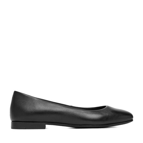 Baleriny Lasocki. Czarne balerinki damskie Lasocki, bez wzorów, bez obcasa, bez zapięcia. Za 149.99 zł.